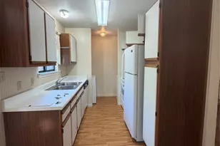 728 W San Antonio St, Lockhart, TX 78644 - Photo 5