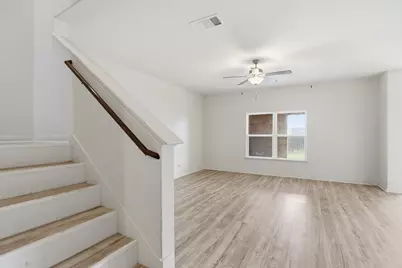 300 Hyacinth Way, Jarrell, TX 76537 - Photo 7