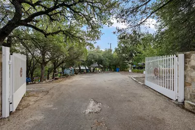 18307 E Lakeview Drive, Jonestown, TX 78645 - Photo 31