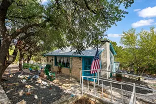 18307 E Lakeview Dr, Jonestown, TX 78645 - Photo 1