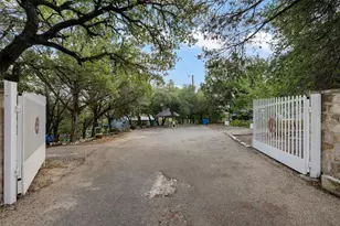 18307 E Lakeview Dr, Jonestown, TX 78645 - Photo 31