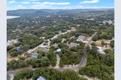 18307 E Lakeview Drive, Jonestown, TX 78645 - Photo 35
