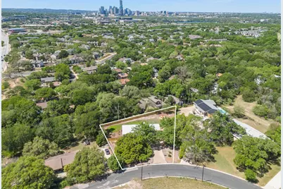 5604 Penick Drive, Austin, TX 78741 - Photo 7