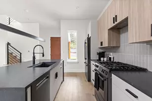 1402 Summit St, Austin, TX 78741 - Photo 5