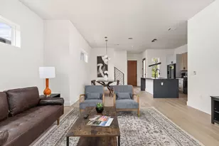 1402 Summit St, Austin, TX 78741 - Photo 9