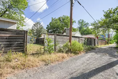 1705 E 14th Street #B, Austin, TX 78702 - Photo 21