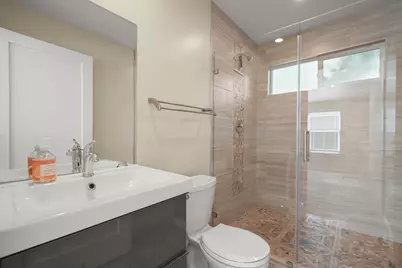 1705 E 14th Street #B, Austin, TX 78702 - Photo 9
