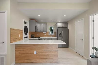 1705 E 14th Street #B, Austin, TX 78702 - Photo 3