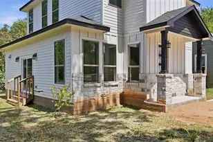 504 Walker St, Smithville, TX 78957 - Photo 29