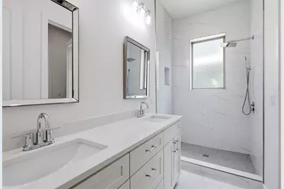 504 Walker Street, Smithville, TX 78957 - Photo 15