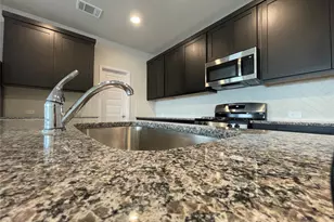 2801 Winding Creek Rd, Kyle, TX 78640 - Photo 9