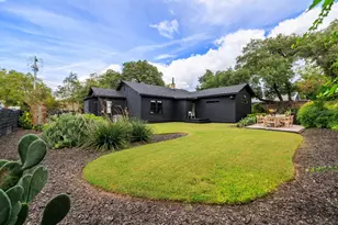 103 N Cherry St, Fredericksburg, TX 78624 - Photo 23