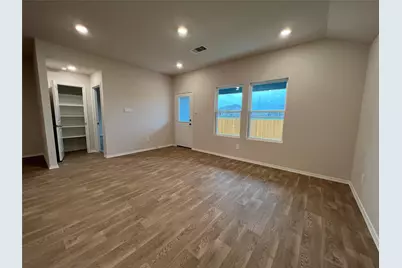 305 Wirecrested Drive, Lockhart, TX 78644 - Photo 9