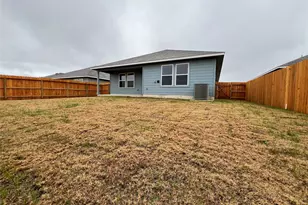 305 Wirecrested Dr, Lockhart, TX 78644 - Photo 15