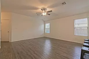 108 Circle Wy, Jarrell, TX 76537 - Photo 9