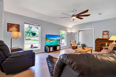 97 W Mimosa Circle, San Marcos, TX 78666 - Photo 9