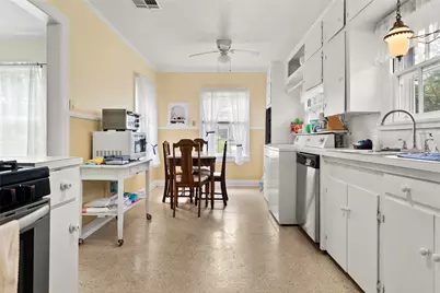 513 N Avenue F, Elgin, TX 78621 - Photo 13
