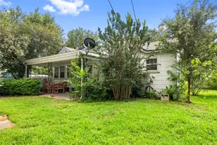 513 N Ave F, Elgin, TX 78621 - Photo 5