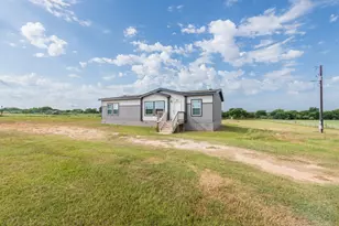 859 Ivy Switch Rd, Luling, TX 78648 - Photo 3