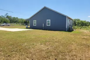 577 (Lot 10) County Road 422 A Rd, Stockdale, TX 78160 - Photo 39