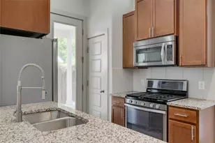 2612 Willow St, Austin, TX 78702 - Photo 11