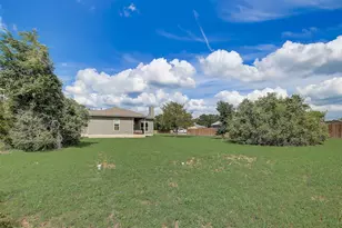 121 Naalehu Ct, Bastrop, TX 78602 - Photo 29