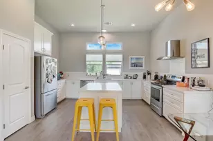 121 Naalehu Ct, Bastrop, TX 78602 - Photo 7