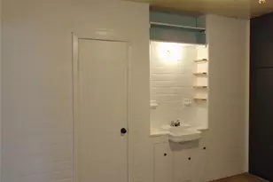 1701 E 38th St, Austin, TX 78722 - Photo 5