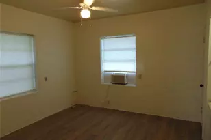 1701 E 38th St, Austin, TX 78722 - Photo 7