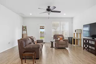 16616 Brogan Ln, Pflugerville, TX 78660 - Photo 11
