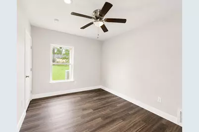 904 E Austin Street, Luling, TX 78648 - Photo 7