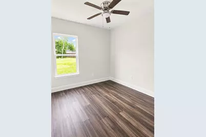 904 E Austin Street, Luling, TX 78648 - Photo 7