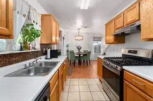 1184 Waller St, Austin, TX 78702 - Photo 7