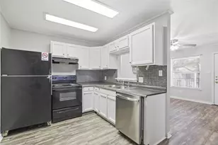 1624 Aquarena Springs Dr, San Marcos, TX 78666 - Photo 7