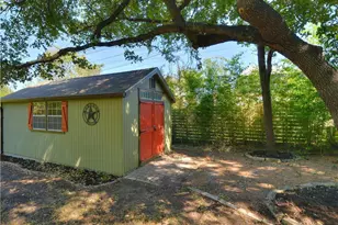 208 Braeswood Rd, Austin, TX 78704 - Photo 23
