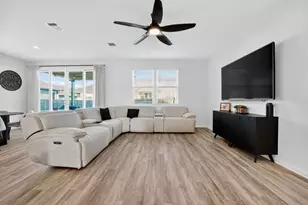 637 Seabiscuit Dr, Jarrell, TX 76537 - Photo 11