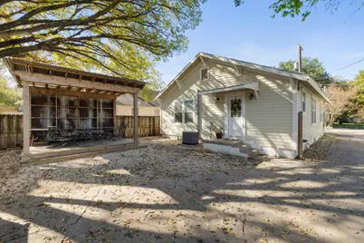 1223, 1223 1/2 & 1225 S Austin Avenue S, Georgetown, TX 78626 - Photo 39