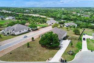 125 Pueblo Peakk Cove, Liberty Hill, TX 78642 - Photo 35