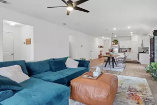 129 Esparza Dr, Bastrop, TX 78602 - Photo 5