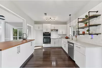 319 Hazeltine Drive, Lakeway, TX 78734 - Photo 7