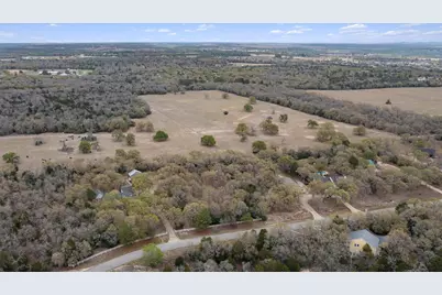 124 Kingwood Drive, Elgin, TX 78621 - Photo 13