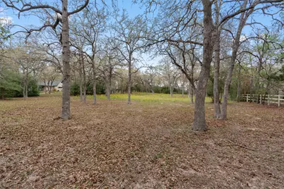 124 Kingwood Drive, Elgin, TX 78621 - Photo 5