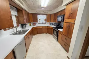 9262 N Hwy 77, Lexington, TX 78947 - Photo 7