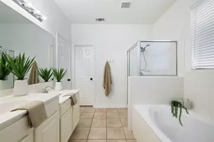 1712 Lynnville Trail, Austin, TX 78727 - Photo 19