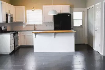 1704 S College Street, Georgetown, TX 78626 - Photo 3