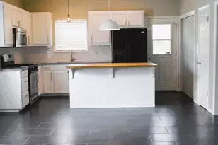 1704 S College St, Georgetown, TX 78626 - Photo 3
