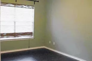 1704 S College St, Georgetown, TX 78626 - Photo 9