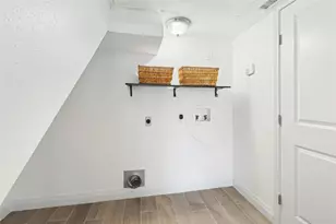 102 World of Tennis Sq, Austin, TX 78738 - Photo 33