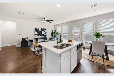 13501 Metric Boulevard #8, Austin, TX 78727 - Photo 9