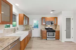 117 La Vista St, Austin, TX 78704 - Photo 3